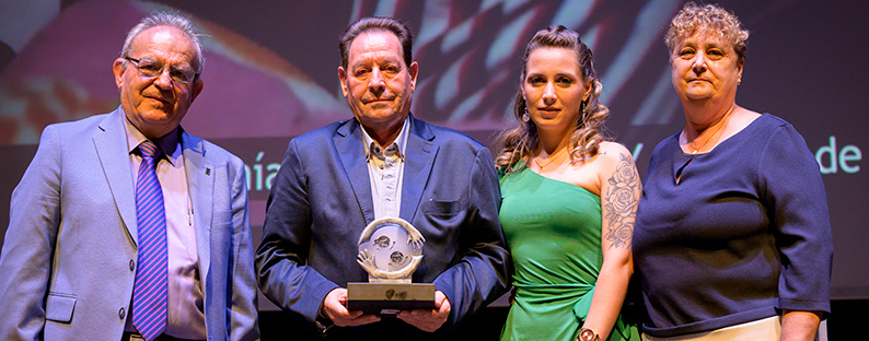 Premio En Familia a Familia de Acogida: Alicia Acosta Pérez y Antonio Rivera Jiménez